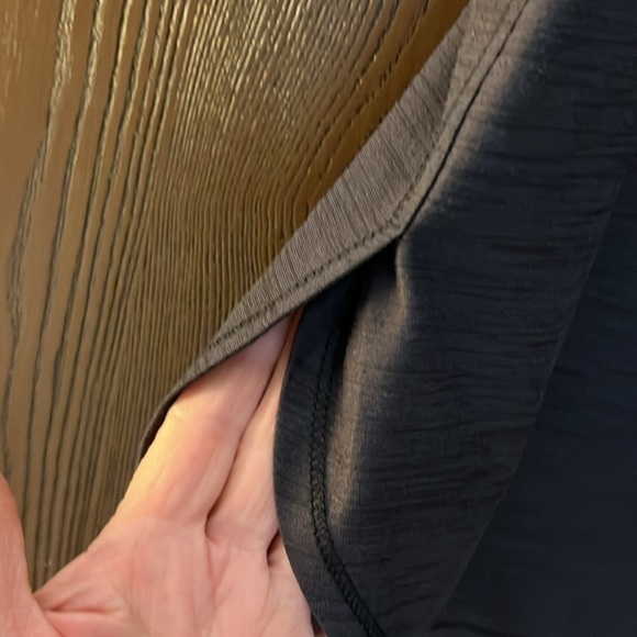 Old Navy Active breath on sleeveless black sports top. Size Large(10-12) - Picture 3 of 8